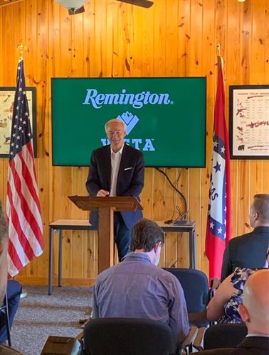 Gov. Hutchinson at Vista Outdoor Facility Gov. Hutchinson